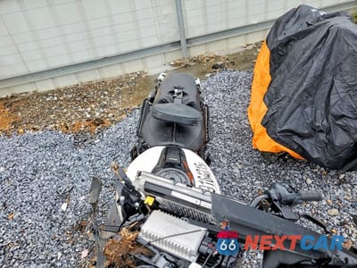 Piąte zdjęcie samochodu w środku: 2025 HARLEY-DAVIDSON FLHX VIN:1HD1KB712SB633775 - miniatura