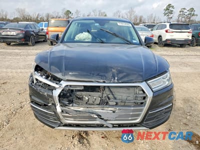 Piąte zdjęcie samochodu w środku: 2019 AUDI Q5 PREMIUM VIN:WA1ANAFYXK2093104 - miniatura