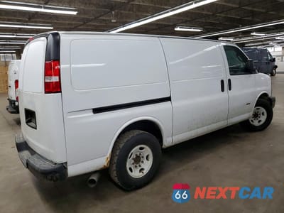Trzecie zdjęcie samochodu z tyłu: 2017 CHEVROLET EXPRESS G2500 VIN:1GCWGAF11H1325189 - miniatura