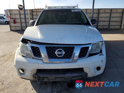 Piąte zdjęcie samochodu w środku: 2017 NISSAN FRONTIER SV VIN:1N6DD0CU1HN707642 - miniatura