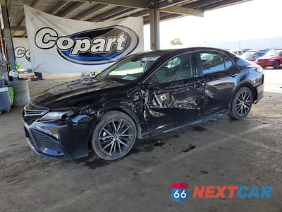 2021 TOYOTA CAMRY SE 4T1G11AK6MU474725 - główne zdjęcie licytacji z USA - miniatura
