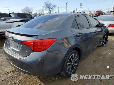 Trzecie zdjęcie samochodu z tyłu: 2018 TOYOTA COROLLA SE VIN:5YFBURHE6JP801301 - miniatura