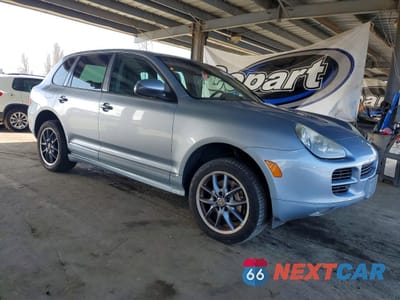Czwarte zdjęcie samochodu z boku: 2006 PORSCHE CAYENNE S VIN:WP1AB29P56LA68598 - miniatura