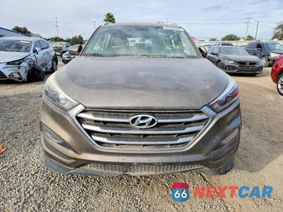 Piąte zdjęcie samochodu w środku: 2018 HYUNDAI TUCSON SEL VIN:KM8J33A43JU673868 - miniatura