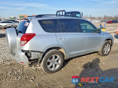 Trzecie zdjęcie samochodu z tyłu: 2006 TOYOTA RAV4 LIMITED VIN:JTMBD31V066003995 - miniatura