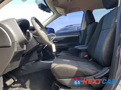Zdjęcie 7 z 13 samochodu: 2018 MITSUBISHI OUTLANDER ES VIN:JA4AD2A38JZ012725 - miniatura