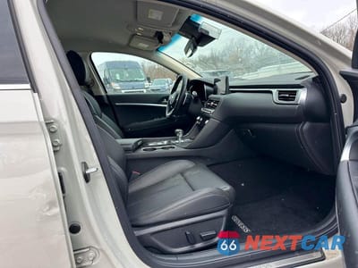 Piąte zdjęcie samochodu w środku: 2025 GENESIS G70 BASE VIN:KMTG34SC9SU149489 - miniatura