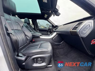 Piąte zdjęcie samochodu w środku: 2017 LAND ROVER RANGE ROVER SPORT SE VIN:SALWG2FK4HA690120 - miniatura