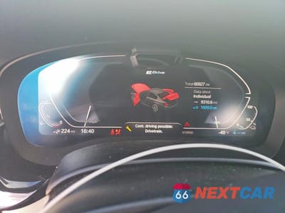 Zdjęcie 9 z 12 samochodu: 2021 BMW 530E VIN:WBA13AG06MCF92046 - miniatura