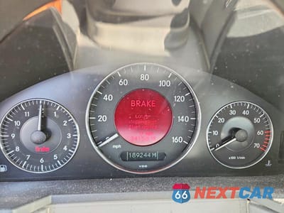 Zdjęcie 9 z 11 samochodu: 2004 MERCEDES-BENZ E 320 VIN:WDBUF65J14A393705 - miniatura