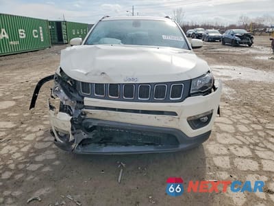 Piąte zdjęcie samochodu w środku: 2019 JEEP COMPASS LATITUDE VIN:3C4NJDBB0KT695952 - miniatura