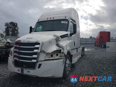 Drugie zdjęcie samochodu z przodu: 2019 FREIGHTLINER CASCADIA 126 SEMI TRUCK VIN:3AKJHHDR1KSJL4003 - miniatura