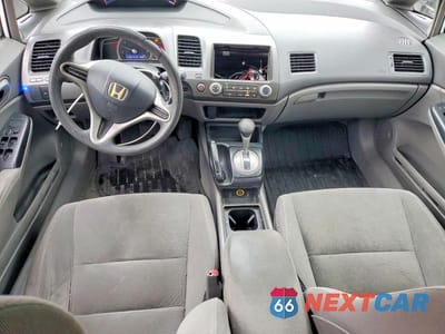 Zdjęcie 8 z 11 samochodu: 2010 HONDA CIVIC VP VIN:2HGFA1F33AH505009 - miniatura