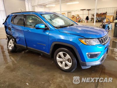 Czwarte zdjęcie samochodu z boku: 2019 JEEP COMPASS LATITUDE VIN:3C4NJDBB3KT690082 - miniatura