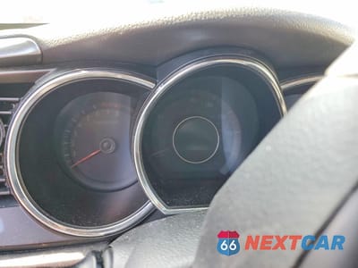 Zdjęcie 9 z 12 samochodu: 2011 KIA OPTIMA LX VIN:KNAGM4A78B5149264 - miniatura