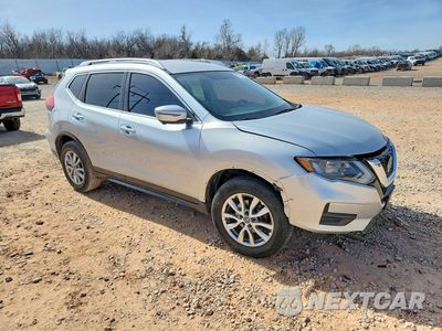 Czwarte zdjęcie samochodu z boku: 2018 NISSAN ROGUE S VIN:KNMAT2MT4JP573925 - miniatura