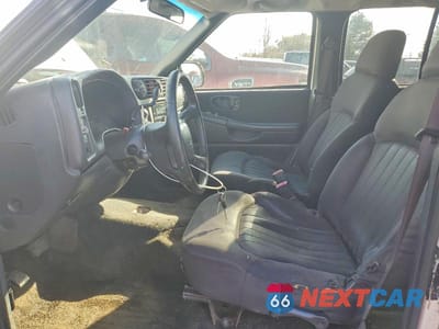 Zdjęcie 7 z 12 samochodu: 2004 CHEVROLET BLAZER VIN:1GNDT13X84K156070 - miniatura