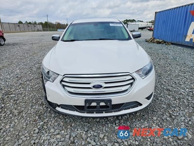 Piąte zdjęcie samochodu w środku: 2016 FORD TAURUS LIMITED VIN:1FAHP2F8XGG105787 - miniatura