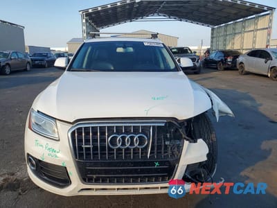 Piąte zdjęcie samochodu w środku: 2017 AUDI Q5 PREMIUM VIN:WA1C2AFP2HA068415 - miniatura