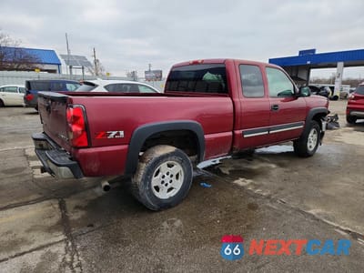 Trzecie zdjęcie samochodu z tyłu: 2005 CHEVROLET SILVERADO K1500 VIN:1GCEK19T35E202070 - miniatura