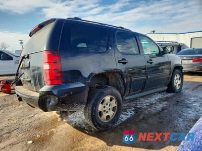 Trzecie zdjęcie samochodu z tyłu: 2013 CHEVROLET TAHOE K1500 LT VIN:1GNSKBE09DR319123 - miniatura
