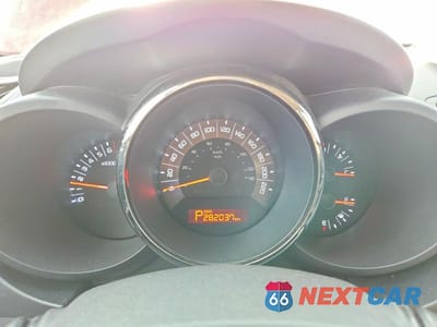 Zdjęcie 9 z 12 samochodu: 2011 KIA SOUL + VIN:KNDJT2A2XB7228895 - miniatura