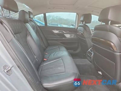Zdjęcie 10 z 13 samochodu: 2016 BMW 750 XI VIN:WBA7F2C56GG416813 - miniatura