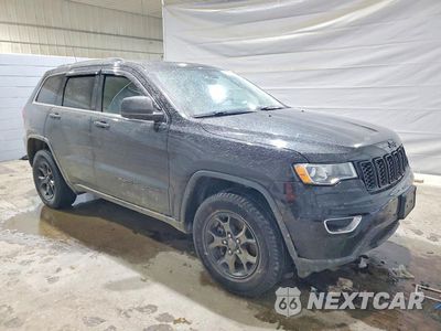 Czwarte zdjęcie samochodu z boku: 2020 JEEP GRAND CHEROKEE LAREDO VIN:1C4RJFAG8LC400846 - miniatura