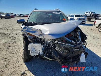 Piąte zdjęcie samochodu w środku: 2018 TOYOTA RAV4 HV LE VIN:JTMRJREV3JD175348 - miniatura