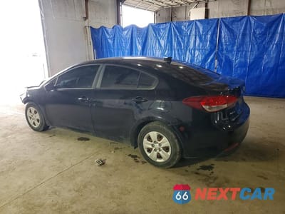 Drugie zdjęcie samochodu z przodu: 2017 KIA FORTE LX VIN:3KPFL4A79HE067512 - miniatura