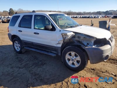 Czwarte zdjęcie samochodu z boku: 2005 FORD ESCAPE XLT VIN:1FMYU93185KA24442 - miniatura