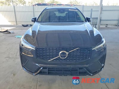 Piąte zdjęcie samochodu w środku: 2024 VOLVO XC60 PLUS VIN:YV4L12RL1R1807408 - miniatura