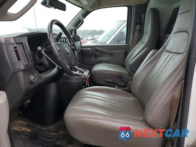 Zdjęcie 7 z 11 samochodu: 2020 CHEVROLET EXPRESS 2500 CARGO UTILITY / SERVICE VAN VIN:1GCWGBFG6L1246992 - miniatura