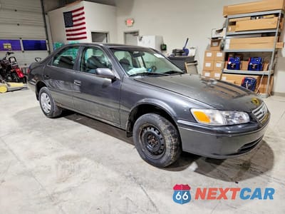 Czwarte zdjęcie samochodu z boku: 2001 TOYOTA CAMRY LE V6 VIN:4T1BF22K61U968501 - miniatura