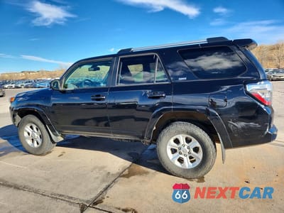 Drugie zdjęcie samochodu z przodu: 2021 TOYOTA 4RUNNER SR5 VIN:JTEMU5JR6M5900177 - miniatura