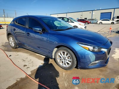 Czwarte zdjęcie samochodu z boku: 2018 MAZDA 3 SPORT VIN:3MZBN1K71JM265922 - miniatura