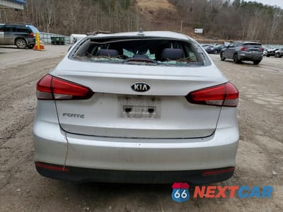 Zdjęcie 6 z 12 samochodu: 2018 KIA FORTE LX VIN:3KPFL4A70JE212281 - miniatura
