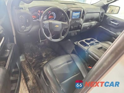 Zdjęcie 8 z 11 samochodu: 2020 CHEVROLET SILVERADO K1500 VIN:3GCNYAEH2LG287263 - miniatura