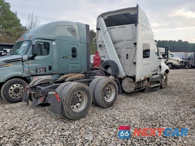Czwarte zdjęcie samochodu z boku: 2019 INTERNATIONAL LT625 SEMI TRUCK VIN:3HSDZAPR2KN091811 - miniatura