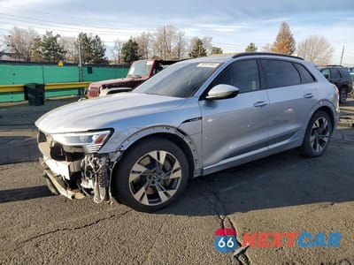 2022 AUDI E-TRON PREMIUM WA1AAAGE4NB007547 - główne zdjęcie licytacji z USA - miniatura