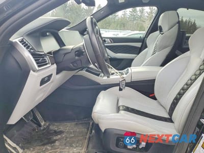 Zdjęcie 7 z 13 samochodu: 2020 BMW X6 M VIN:5YMCY0C0XL9D21538 - miniatura