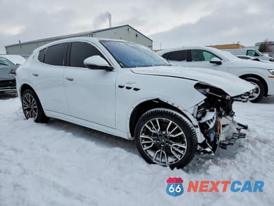 Czwarte zdjęcie samochodu z boku: 2023 MASERATI GRECALE GT VIN:ZN682AVA3P7429072 - miniatura