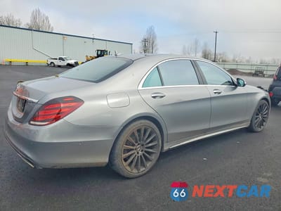 Trzecie zdjęcie samochodu z tyłu: 2015 MERCEDES-BENZ S 550 4MATIC VIN:WDDUG8FB8FA098319 - miniatura