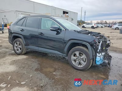 Czwarte zdjęcie samochodu z boku: 2024 TOYOTA RAV4 XLE VIN:2T3P1RFV3RC453364 - miniatura