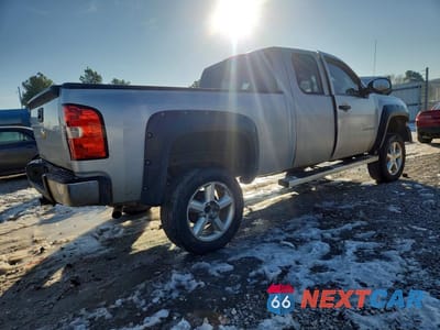 Trzecie zdjęcie samochodu z tyłu: 2010 CHEVROLET SILVERADO K1500 VIN:1GCSKPE34AZ154433 - miniatura