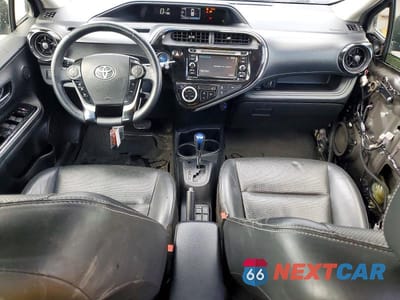 Zdjęcie 8 z 13 samochodu: 2018 TOYOTA PRIUS C VIN:JTDKDTB31J1605629 - miniatura