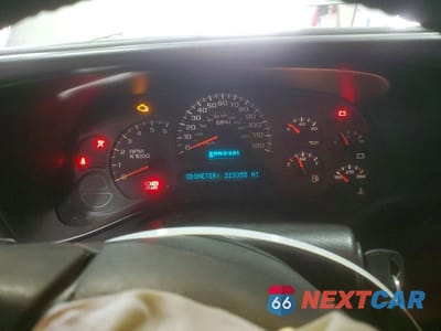 Zdjęcie 9 z 12 samochodu: 2004 GMC NEW SIERRA K1500 VIN:2GTEK19T541253067 - miniatura