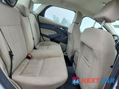 Zdjęcie 10 z 12 samochodu: 2016 FORD FOCUS SE VIN:1FADP3F20GL265779 - miniatura