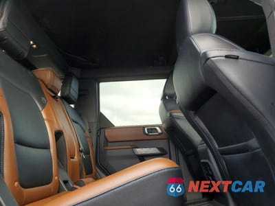 Zdjęcie 10 z 11 samochodu: 2023 FORD BRONCO BASE VIN:1FMDE5BH3PLC18022 - miniatura