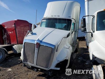 Drugie zdjęcie samochodu z przodu: 2018 KENWORTH T680 SEMI TRUCK VIN:1XKYDP9X5JJ190863 - miniatura